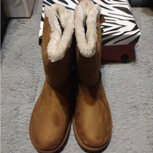 Cozy Brown Women's Boots (Hot Tomato) size 6